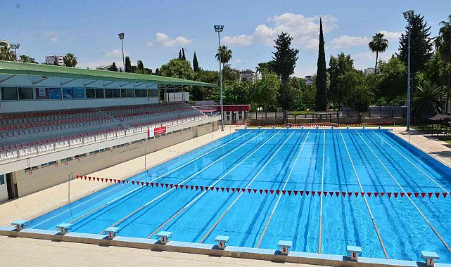 Atatürk Yüzme Havuzu'nun üstü kapanıyor