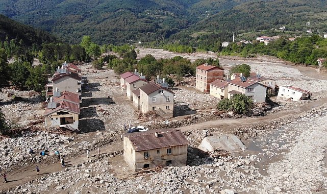 Ayancık'ta sel teyakkuzu: 3 köy boşaltıldı , 25 kişi yurda yerleştirildi