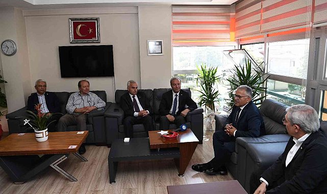 Başkan Büyükkılıç'tan Kızılay'a ziyaret