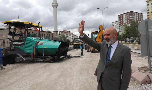 Başkan Çolakbayrakdar asfalt çalışmalarını inceledi