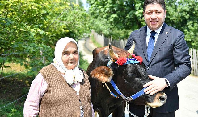 Başkan Tören'den duygulandıran sürpriz