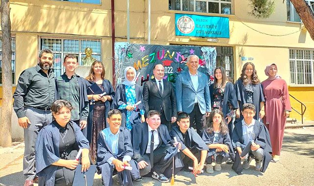 Bayırköy'de öğrenciler son ders zilinin çalmasıyla yaz tatiline girdi