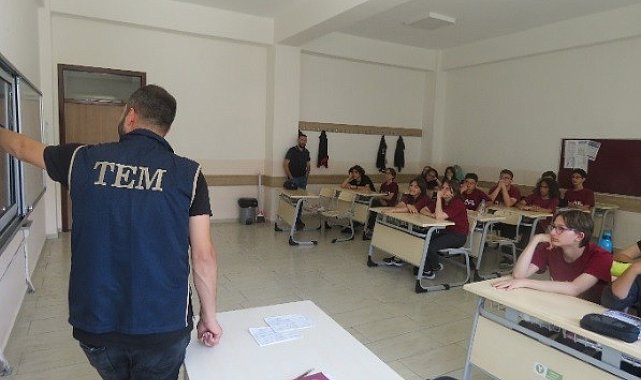 Bilecik'te öğrenciler terörle mücadele ve siber güvenlik konularında bilgilendirildi