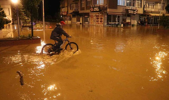 Bolu'nun Mengen ilçesi sular altında kaldı