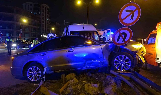 Bursa'da işçi servisi ile otomobil kafa kafaya çarpıştı: 6 yaralı