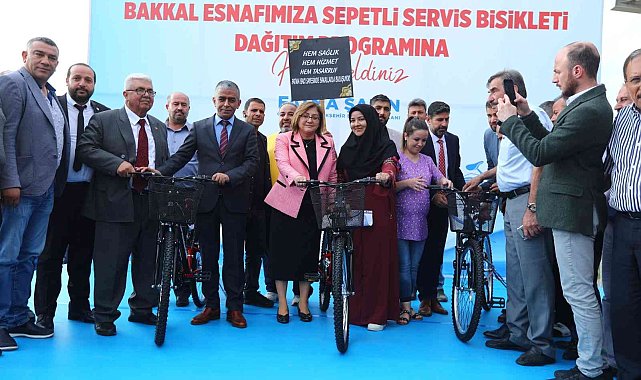Büyükşehir'den bakkal esnafına 3 bin bisiklet