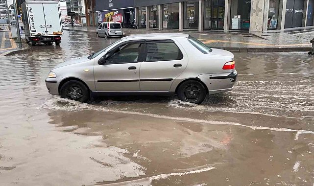 Çankırı'da şiddetli sağanak ve dolu yağışı hayatı olumsuz etkiledi