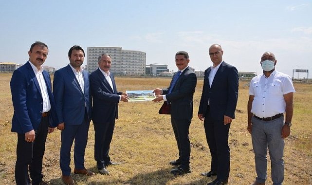 Çelebi: "AİÇÜ Tıp Fakültesi binası inşaatı yükselmeye devam edecek"