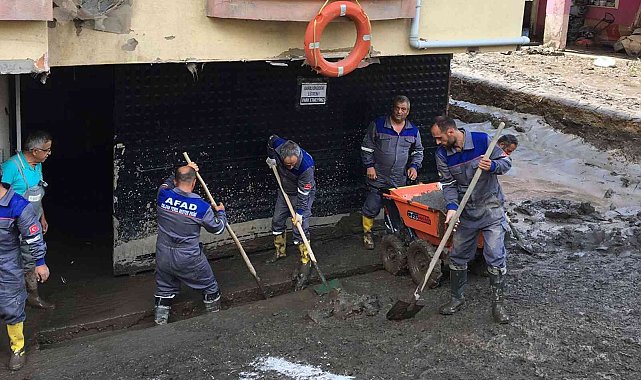 Çınarcık'tan Kastamonu'ya destek ekibi