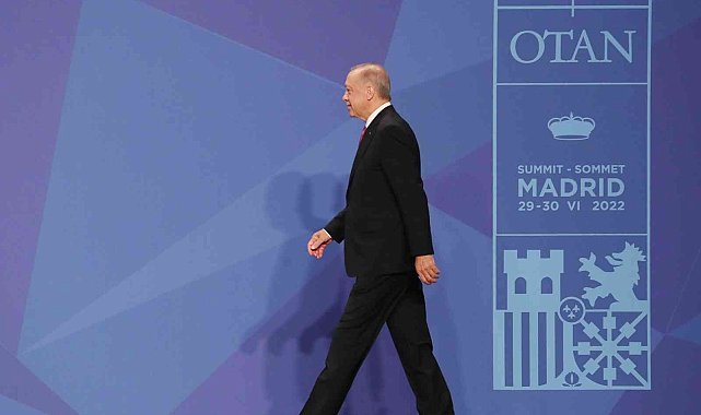 Cumhurbaşkanı Erdoğan, NATO Zirvesi'nde aile fotoğrafı çekimine katıldı