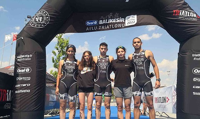 Denizlili sporcular Balıkesir 'Avlu'nun tozunu attı