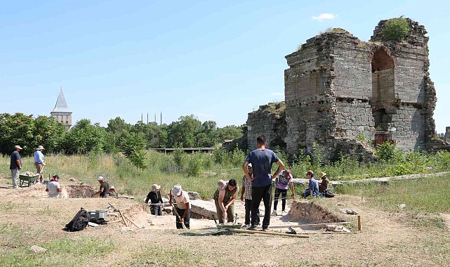 Edirne Sarayı'nda kazı çalışmalarında Osmanlı izleri