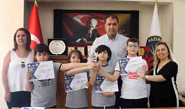 Gaziantep Kolej Vakfı'na ''Yükselen Yıldızlar'' ödülü