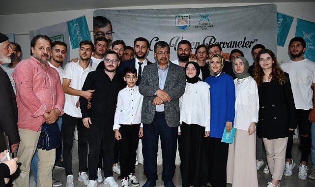 Hayati İnanç İznik'te sevenleriyle buluştu