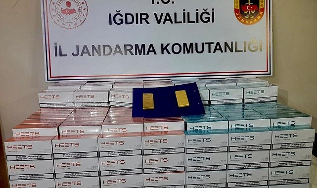 Iğdır'da yapılan operasyonda kaçak 4 bin elektronik sigara kartuşu, 2 adet külçe altın ele geçirildi