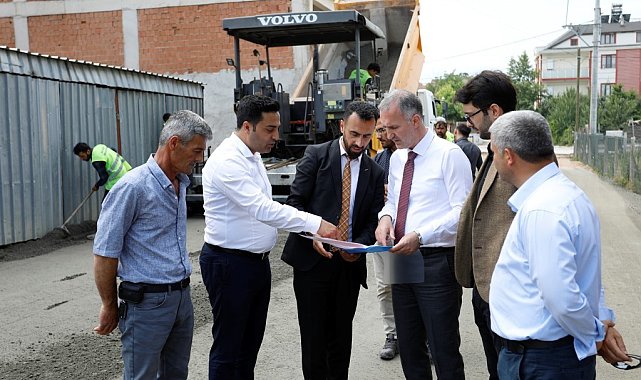 İnegöl Cerrah Mahallesi'nde 12 sokakta yol kaplama çalışmaları yapılıyor