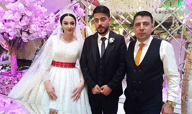 İş insanı Esat Ekremoğlu'nun kardeşi görkemli bir düğünle dünya evine girdi