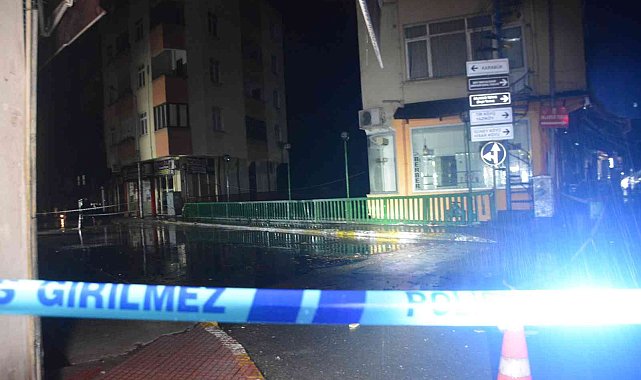 Karabük Yenice'yi su bastı: Ekmek teknesini kurtarmak isteyen esnaf seferber oldu