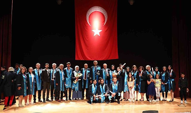 KAYÜ Mustafa Çıkrıkçıoğlu MYO'da mezuniyet sevinci