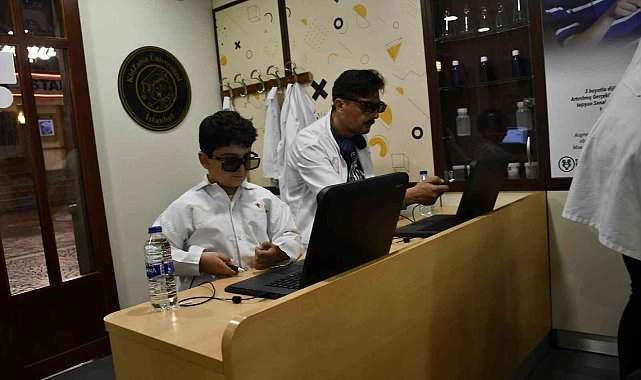 KidZania İstanbul, karnelerle birlikte yazın gelişini ve Babalar Günü'nü kutluyor