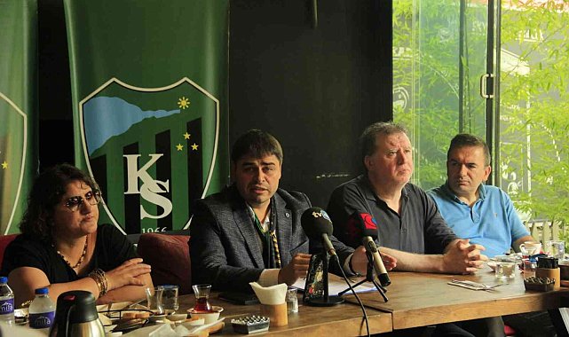 Kocaelispor'da stadyum zemini hibrit çime dönüyor