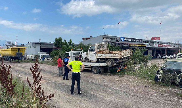 Körfez'de hurda araçlar toplanıyor
