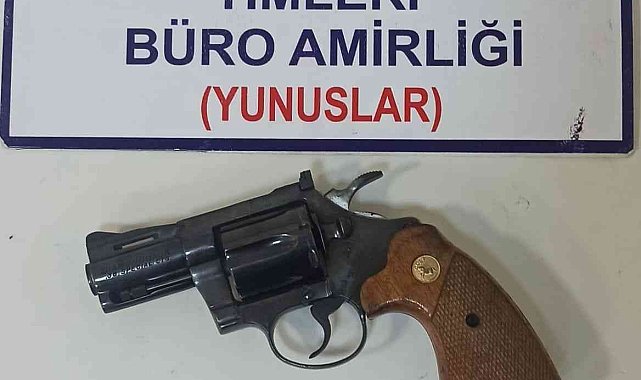 Kütahya'da bir araçta ruhsatsız tabanca ele geçirildi