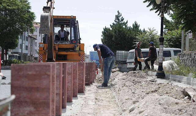 Kütahya'da kaldırım çalışmaları