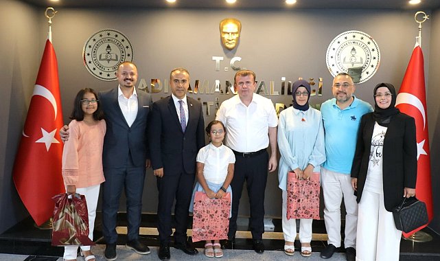 LGS birincileri Milli Eğitim Müdürü'nü ziyaret etti