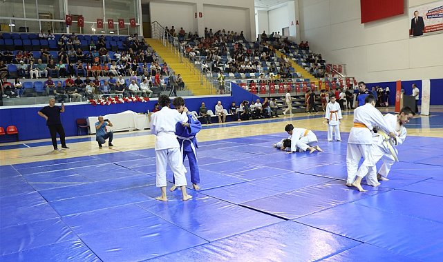 Malatya'da yaz spor okullarına gösterili açılış