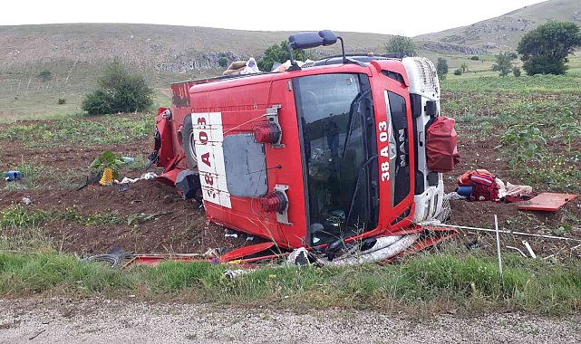 Marmaris yangınından dönen ekip Afyonkarahisar'da kaza yaptı