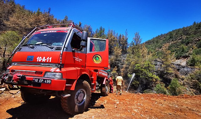Marmaris'te yanan alanların soğutma çalışmaları devam ediyor