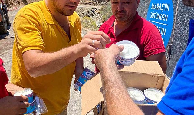 Marmaris'te yangın söndürme ekiplerine Maraş dondurması ikram edildi