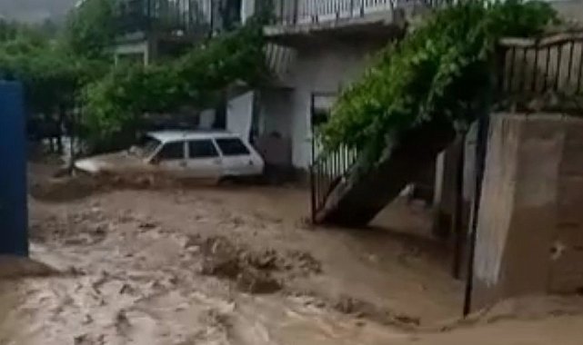 Niğde'de sağanak sonrası dereler taştı, evler sular altında kaldı