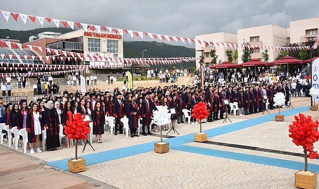 OMÜ İİBF'de çifte mezuniyet heyecanı