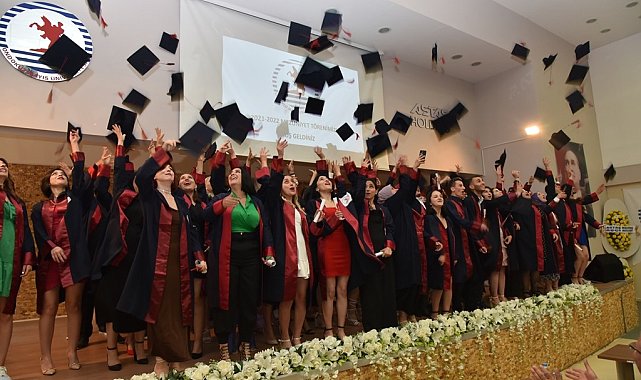 OMÜ Turizm Fakültesi'nde mezuniyet coşkusu