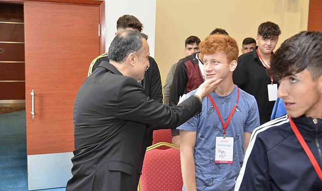 "Anadoluyuz biz" projesi çerçevesinde Batmanlı gençler Gümüşhane'yi ziyaret etti