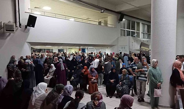Sakarya'dan hac kafilesi dualarla uğurlandı
