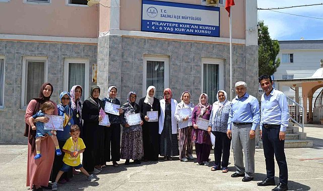 Salihli'de kursiyerler, katılım belgelerini aldı