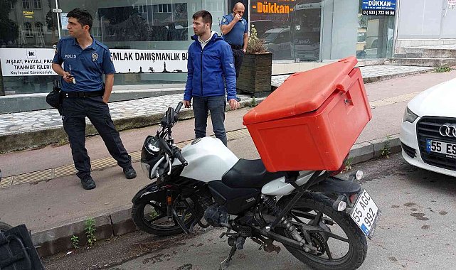 Samsun'da motosiklet yayaya çarptı: 2 yaralı