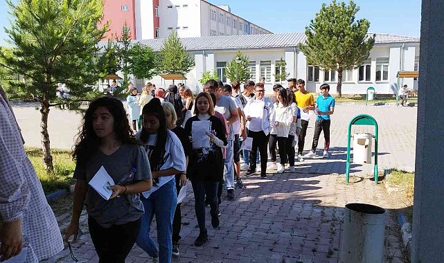 Şarkışla'da ilk kez YKS sınavı yapıldı