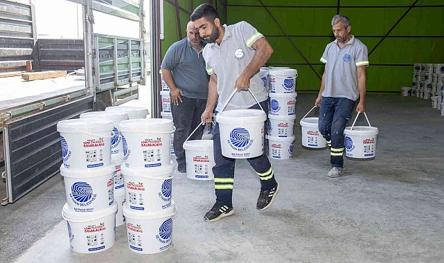 Seyhan boya üretiyor okullar renkleniyor