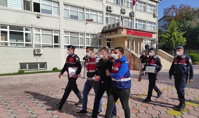 Sosyal medyadan eşine arkadaşlık isteği gönderdiği iddiasıyla kuzenini öldürdü