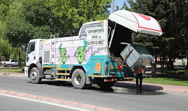 Talas'ta konteynerler anında yıkanıyor
