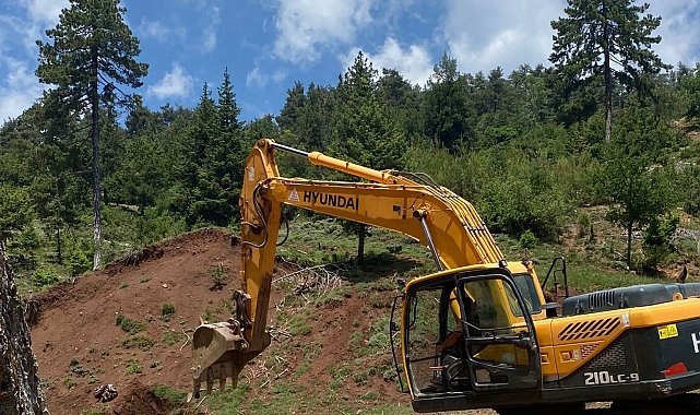Toroslar'da yol çalışmaları sürüyor