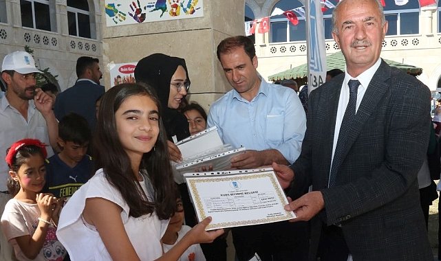 Tuşba'da yılsonu sergi ve sertifika töreni