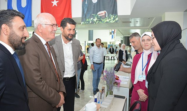 Uşak'ta 'Genç Nesiller Yarışıyor' proje yarışmasında ödüller sahiplerini buldu
