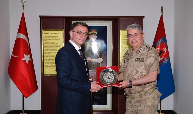 Vali Balcı'dan Tümgeneral Kurtoğlu'na ziyaret