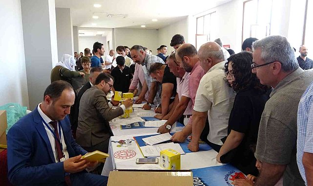Van'da 230 çocuğa sensörlü glikoz ölçüm cihazı