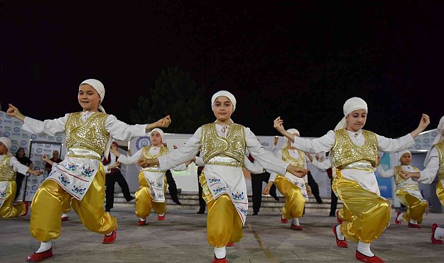 Yıldırım 'da 'Erguvan Zamanı' coşkusu